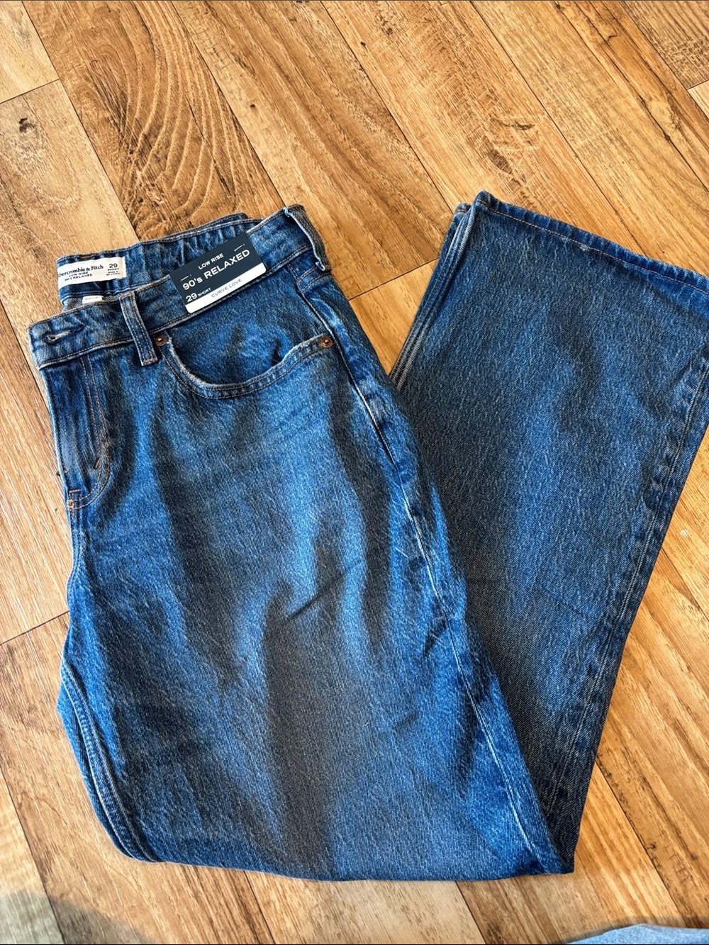 Abercrombie & fitch Womens 90s relaxed jean, mid-rise. Curve love 29 short NWT